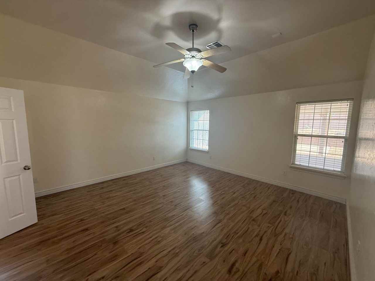 1704 Dorothy Dr - Photo 5 of 23