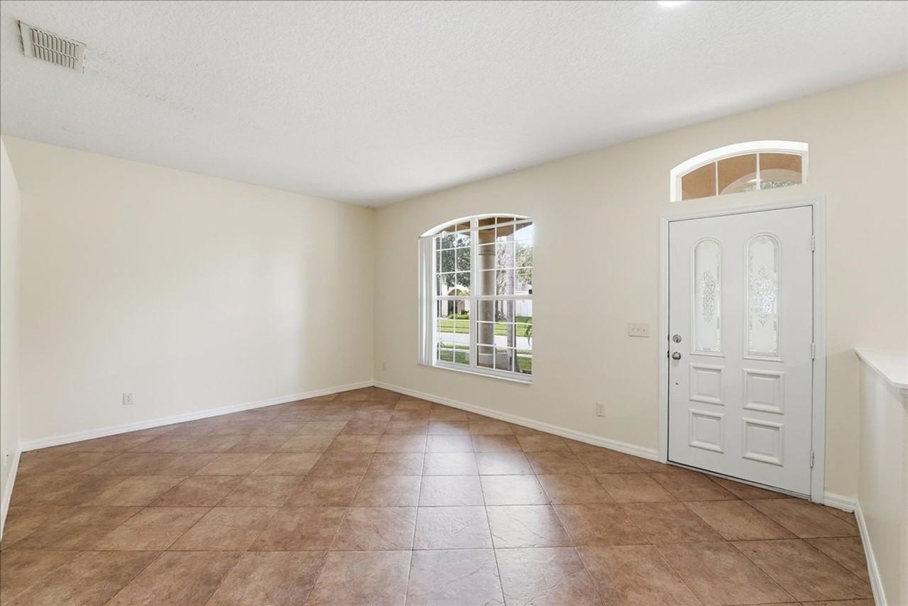 3193 Waterbridge Ln - Photo 3 of 17