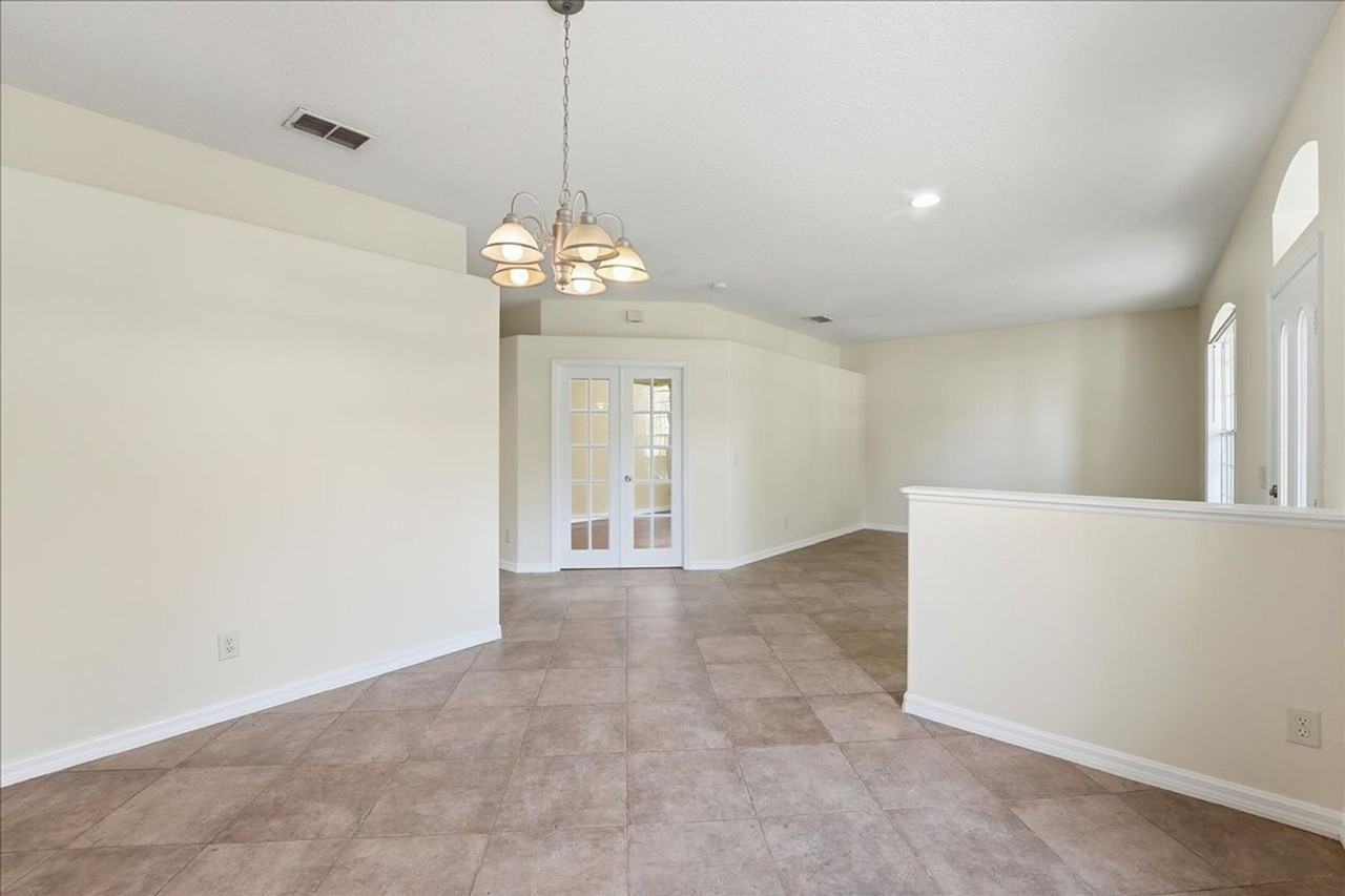 3193 Waterbridge Ln - Photo 4 of 17