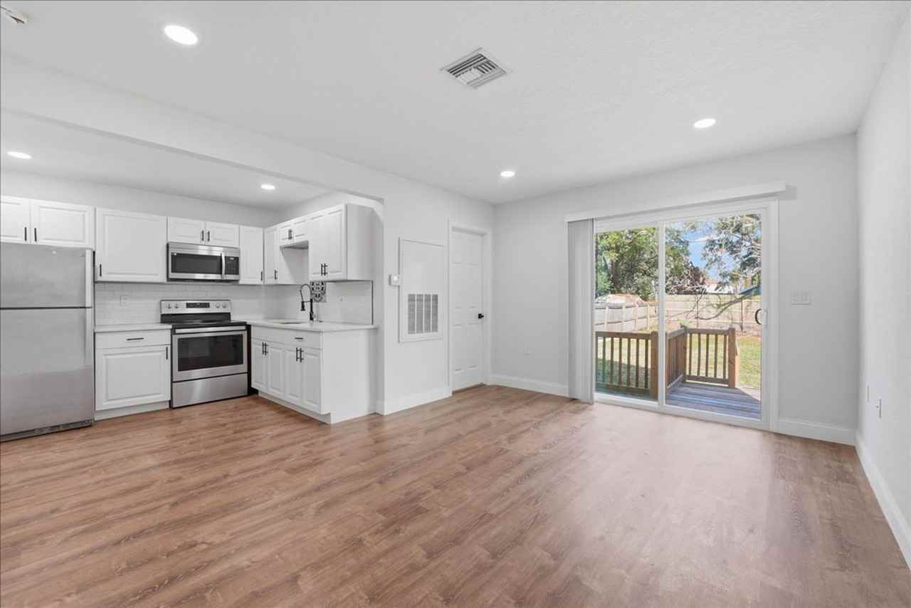 2805 Mayer St - Photo 2 of 13