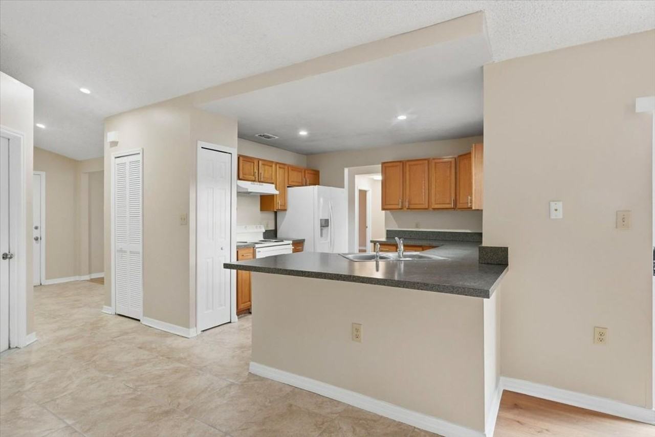 1033 Catfish Creek Ct - Photo 6 of 15