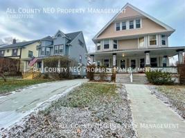 featured image of 1224 W Clifton Blvd