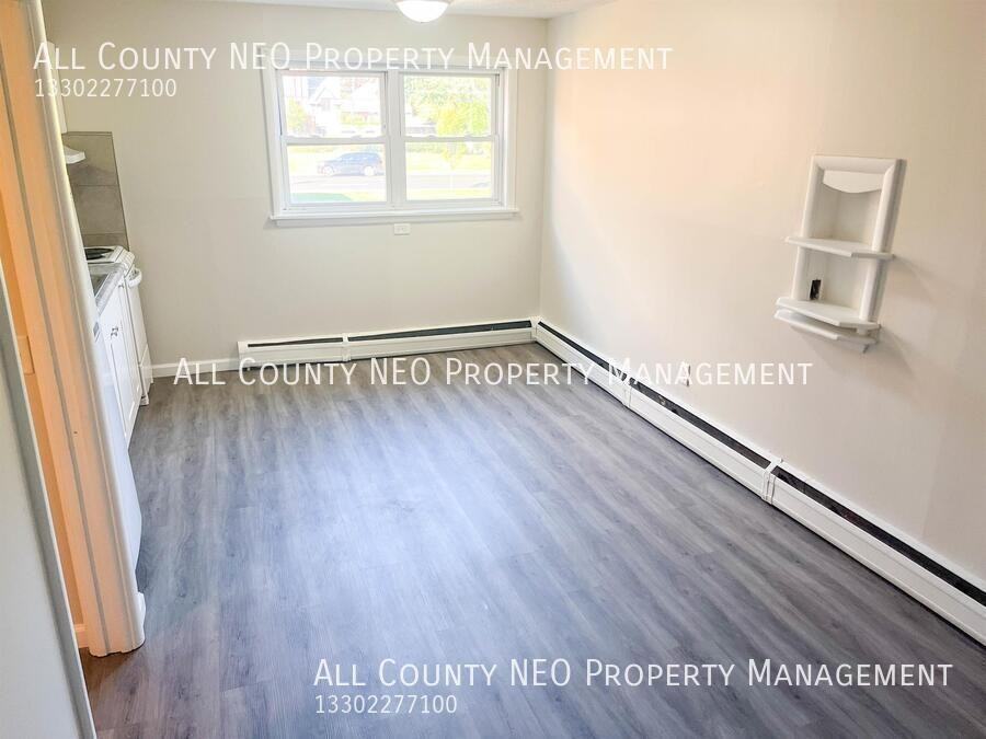 2116 Market Ave N #2 - Photo 3 of 8