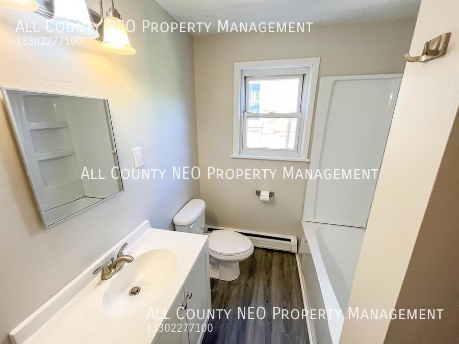 2116 Market Ave N #2 - Photo 6 of 8