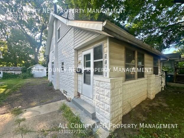 1180 Murray Ave - Photo 2 of 21