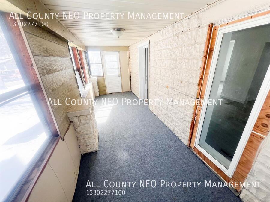 1180 Murray Ave - Photo 3 of 21