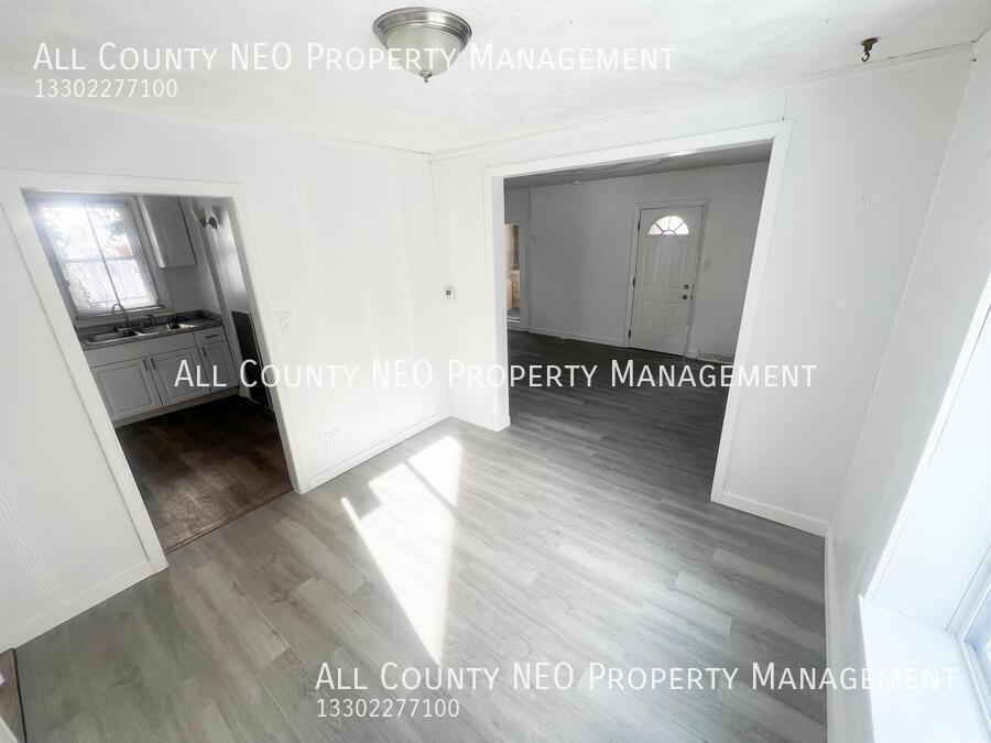 1180 Murray Ave - Photo 6 of 21