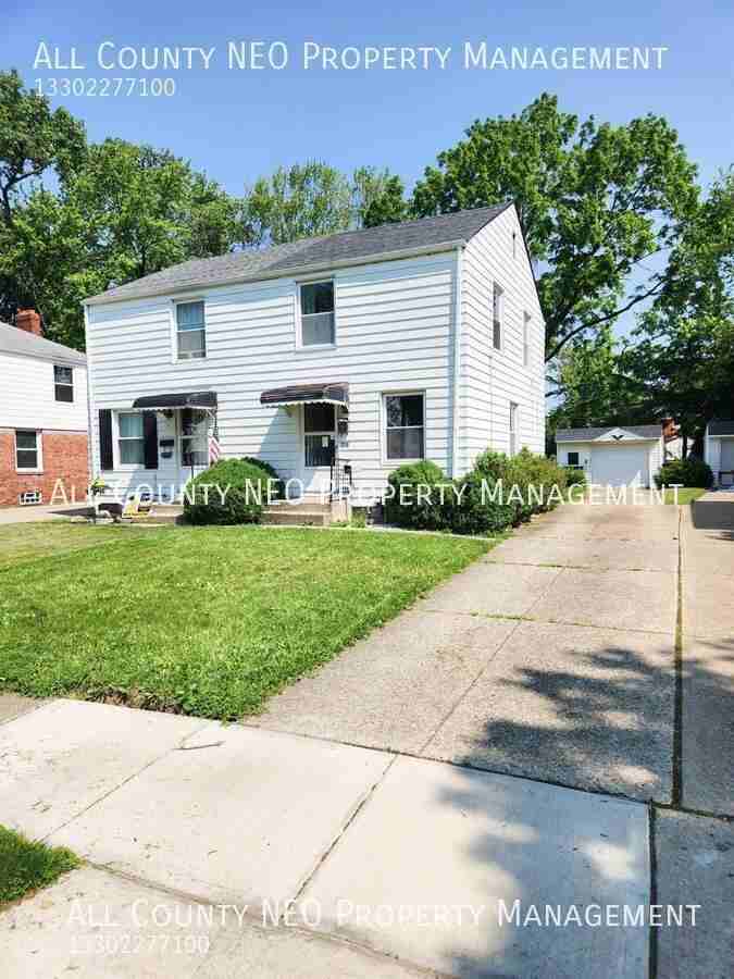 21791 S Lake Shore Blvd - Photo 2 of 15