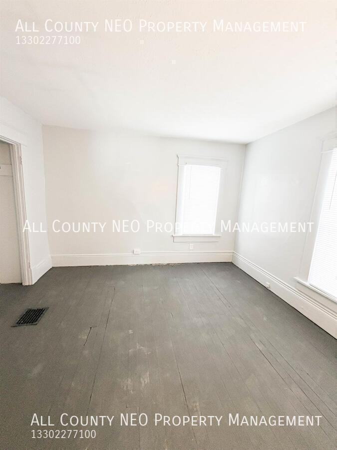 911 Fulton Rd Nw #2 - Photo 4 of 12