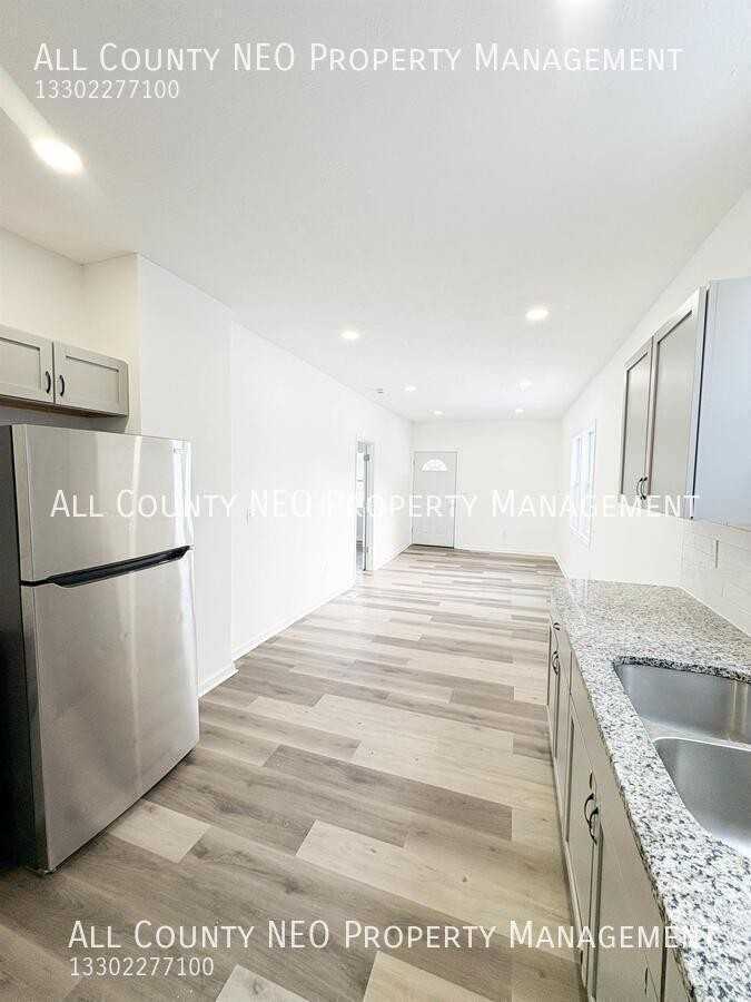 2232 W 104th St - Photo 3 of 10