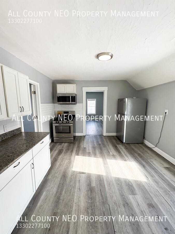 3320 W 56th St - Photo 2 of 13