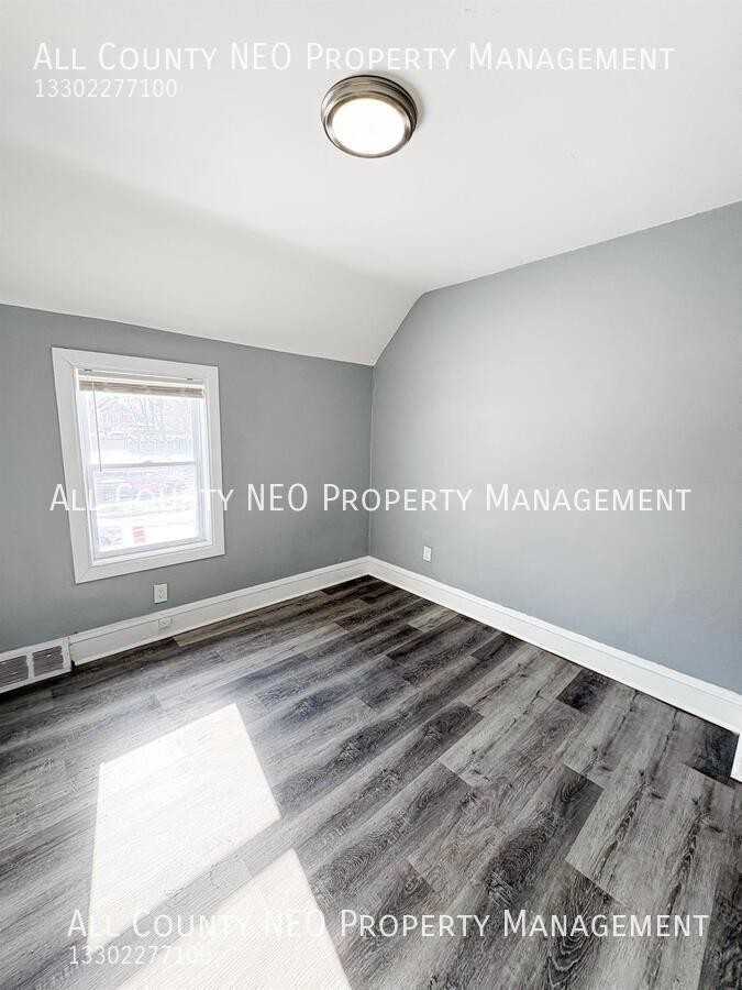 3320 W 56th St - Photo 4 of 13