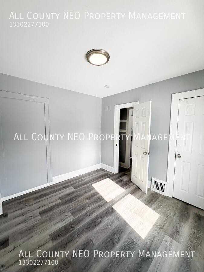 3320 W 56th St - Photo 5 of 13