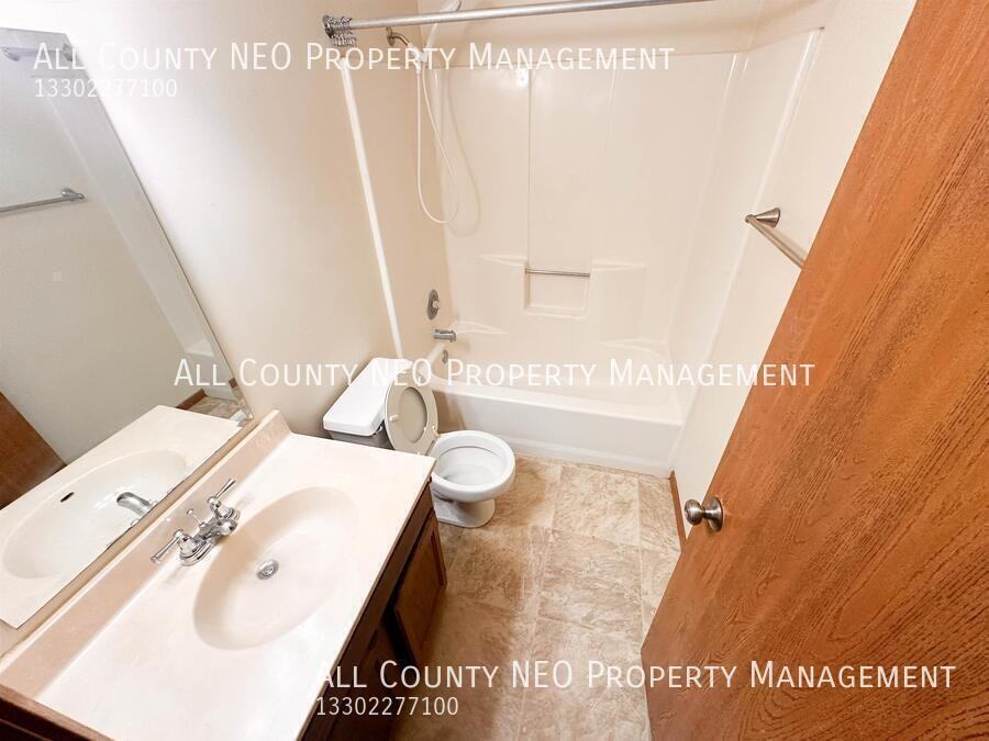 217 Plum St N - Photo 7 of 12