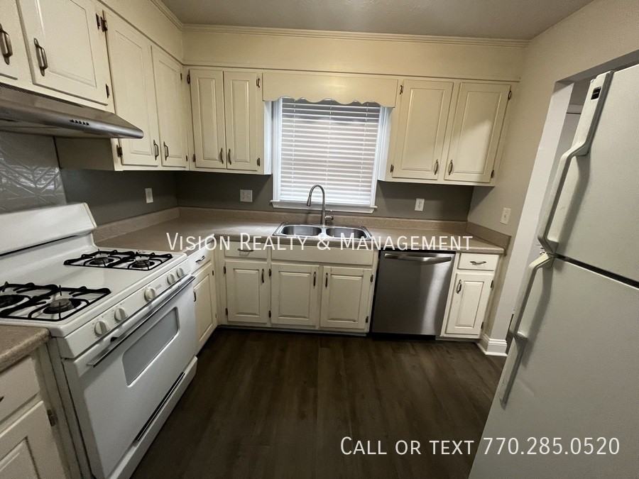 205 Old Bremen Rd #E1 - Photo 4 of 12