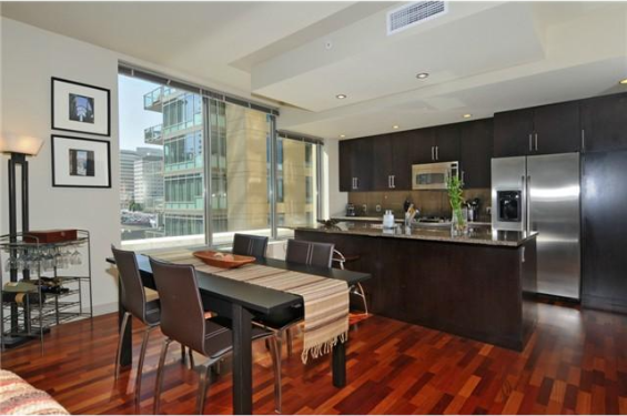 910 Lenora St - Photo 2 of 9