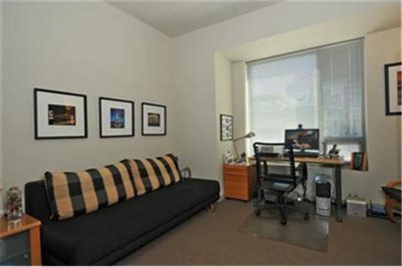 910 Lenora St - Photo 6 of 9