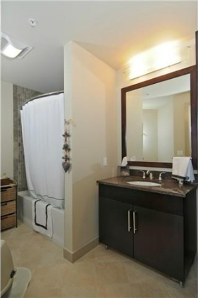 910 Lenora St - Photo 7 of 9