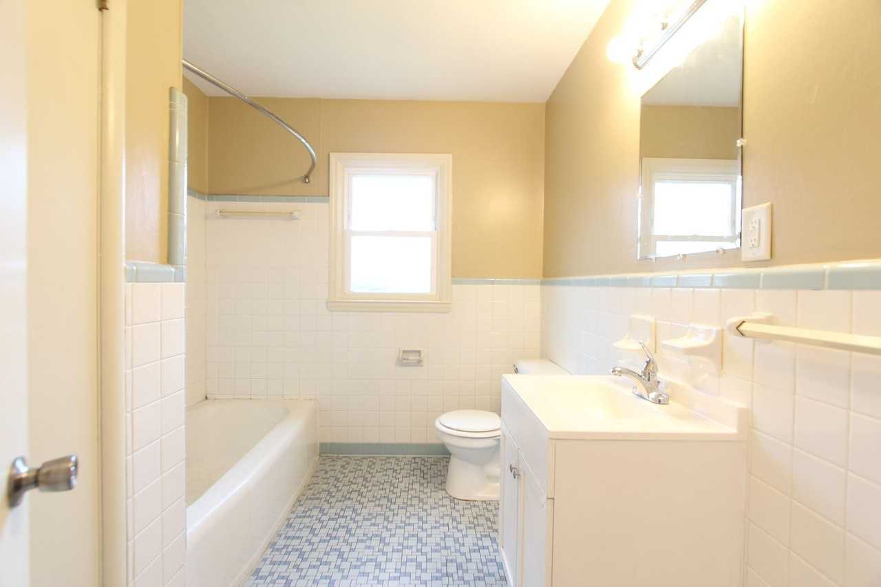 2340 3rd St Ne - Photo 2 of 17