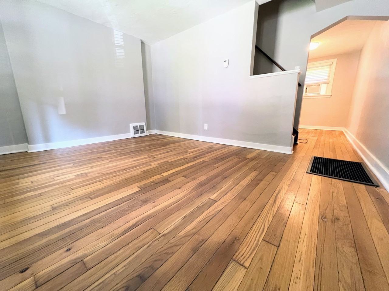 1620 Belhurst Ave - Photo 7 of 16