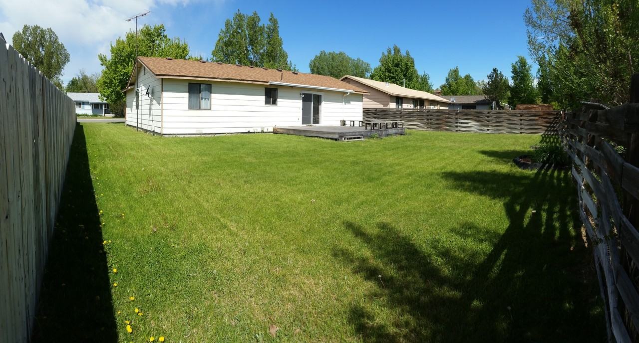 421 Summit Dr - Photo 3 of 50