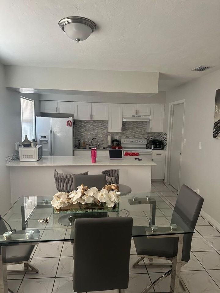 15 Se 24th Ave #B - Photo 4 of 5