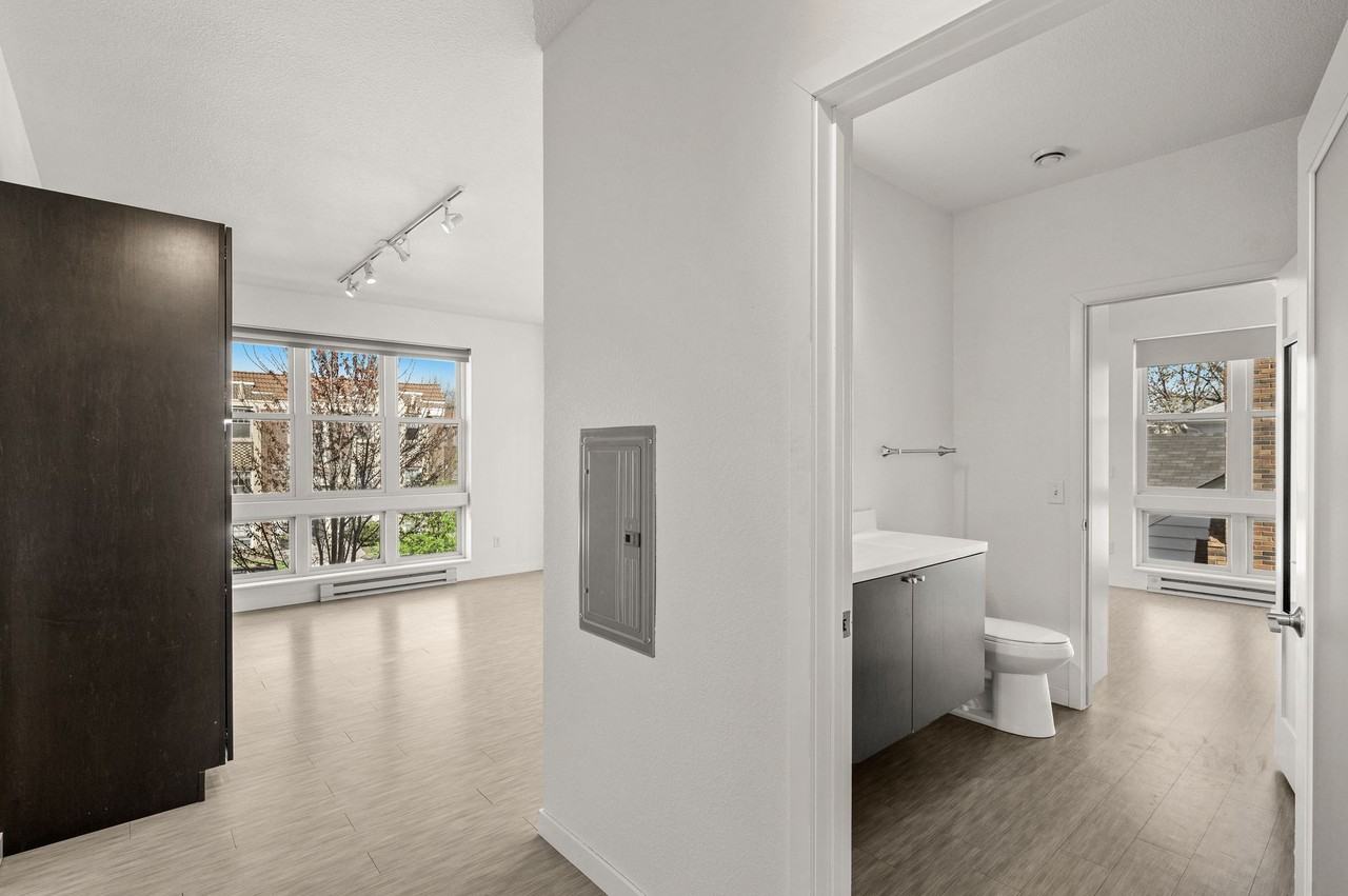 3535 Grand Apartments - Photo 4 of 7