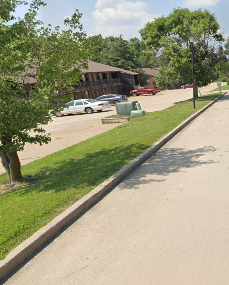 Lakeside Apartments - Photo 2 of 17