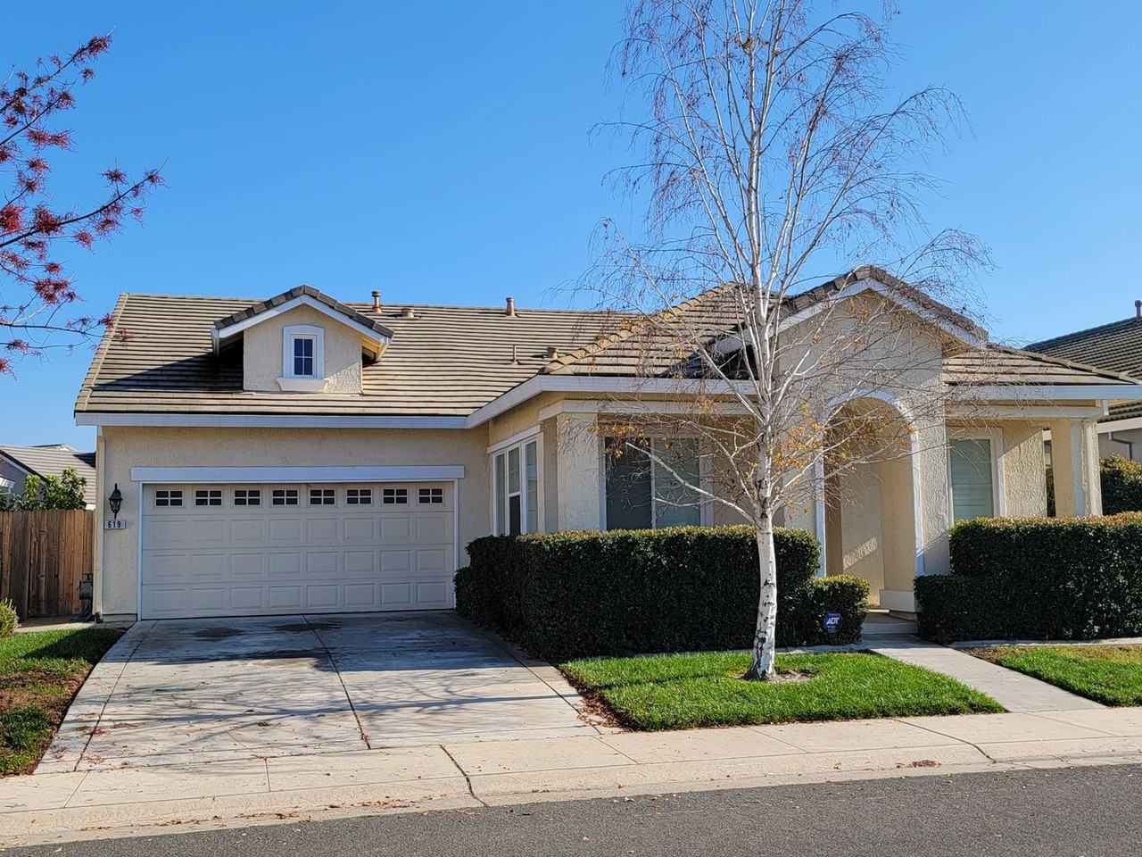 619 Alcantar Cir - Photo 2 of 27