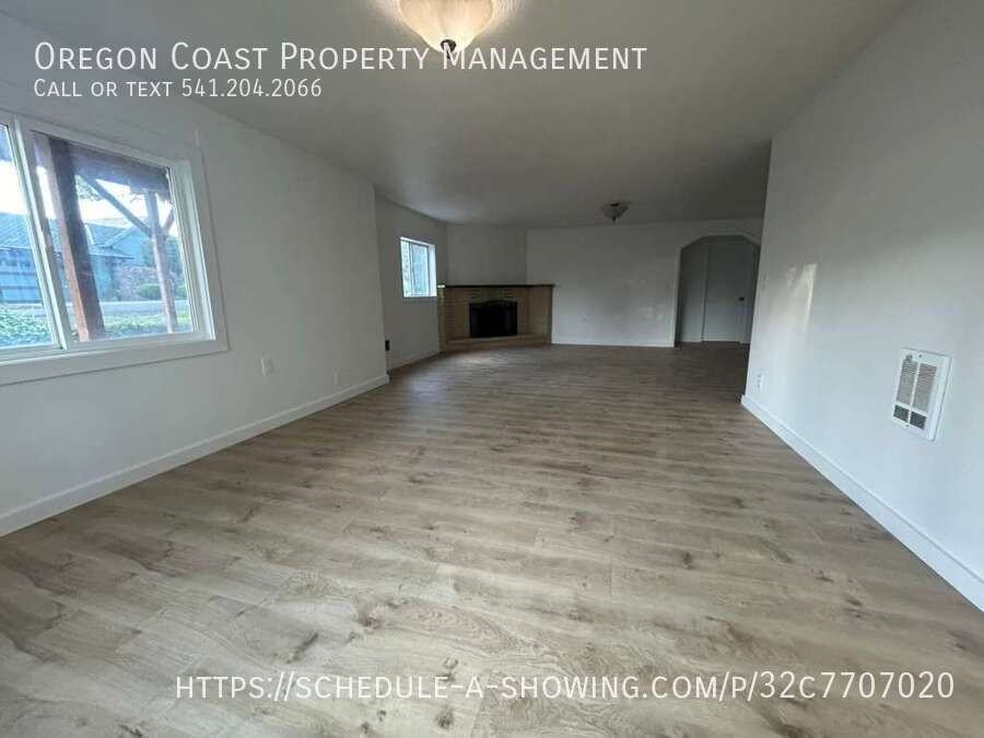 426 426 NW 22nd St - Photo 2 of 10