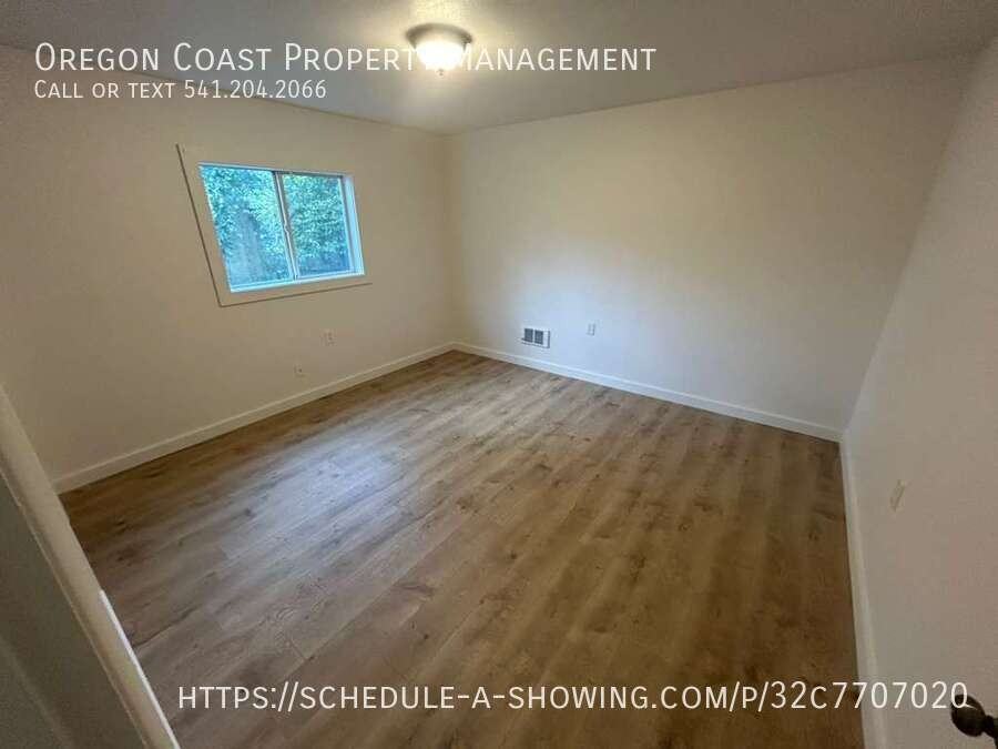 426 426 NW 22nd St - Photo 5 of 10