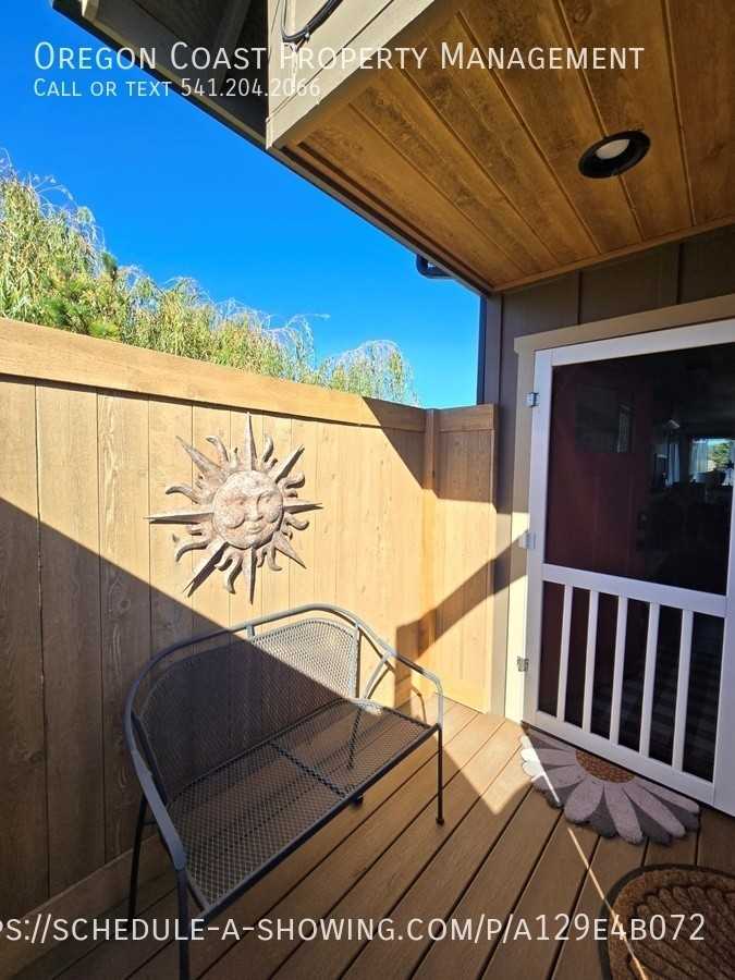 350 Nw Alder St - Photo 5 of 50