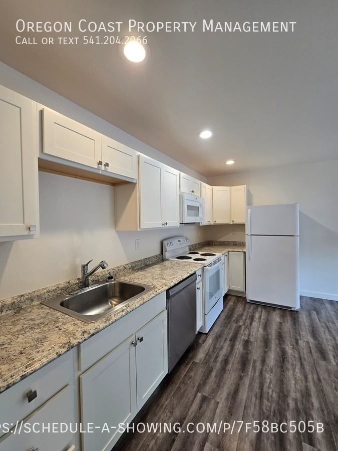 170 Sw Strawberry Ln #E - Photo 5 of 12