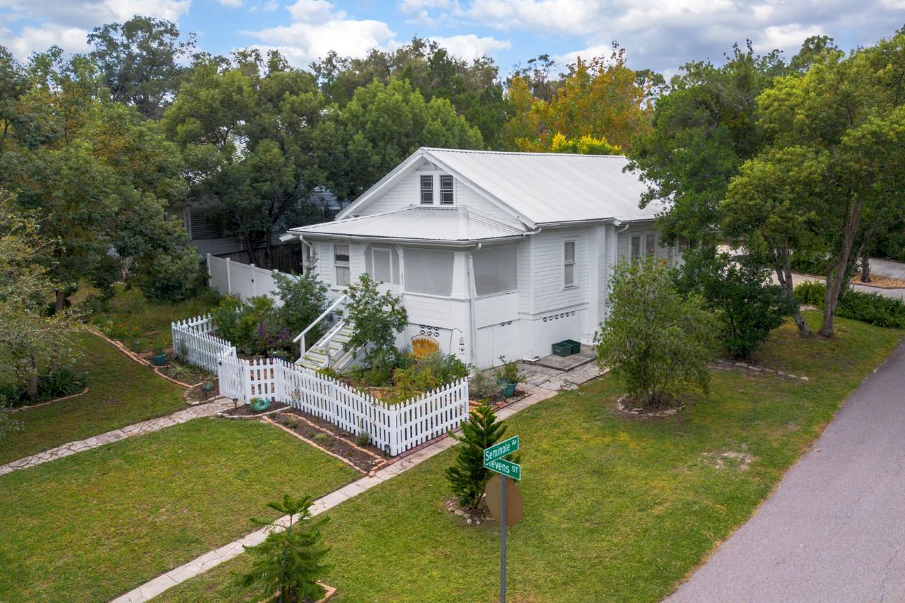 1056 Stevens St - Photo 3 of 34