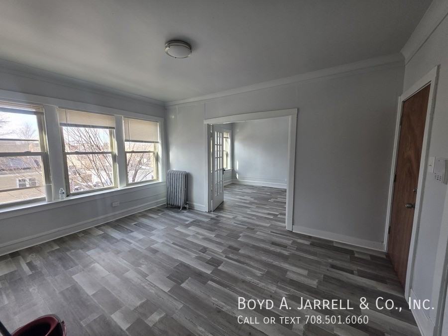 10855 S Vernon Ave #109-55-2W - Photo 3 of 6