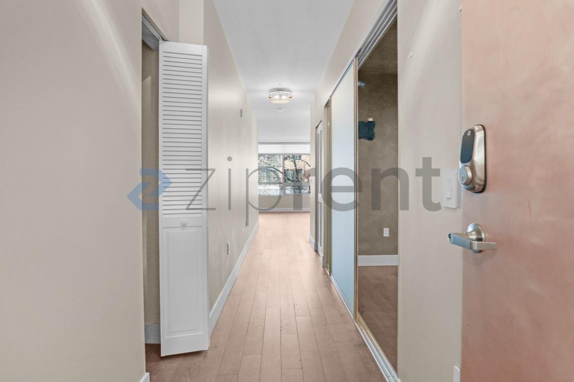 530 Broadway E #304 - Photo 4 of 13