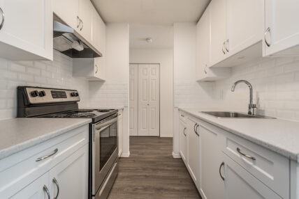 Fernwood Manor Apartments - Photo 3 of 26