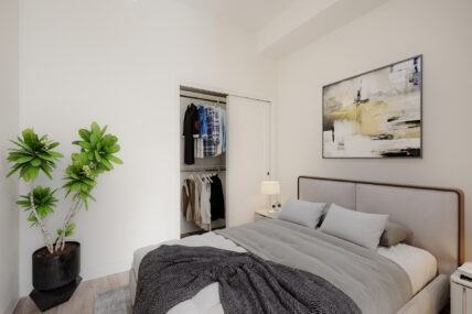 565 Residences - Photo 6 of 50