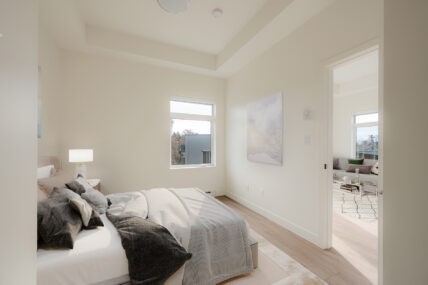 565 Residences - Photo 7 of 50