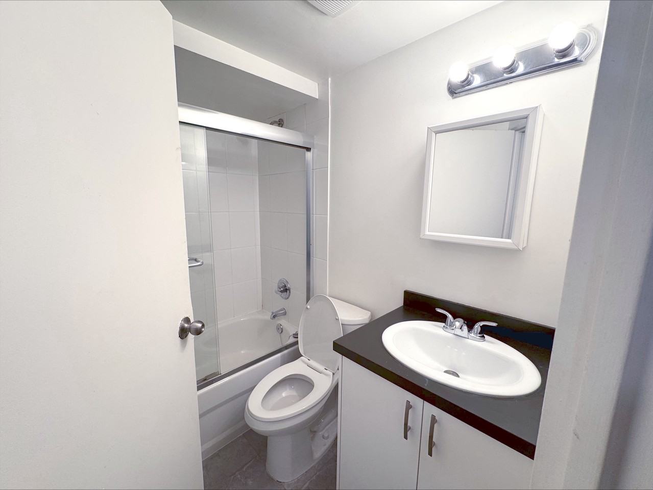 2228 Franklin St #216 - Photo 7 of 7