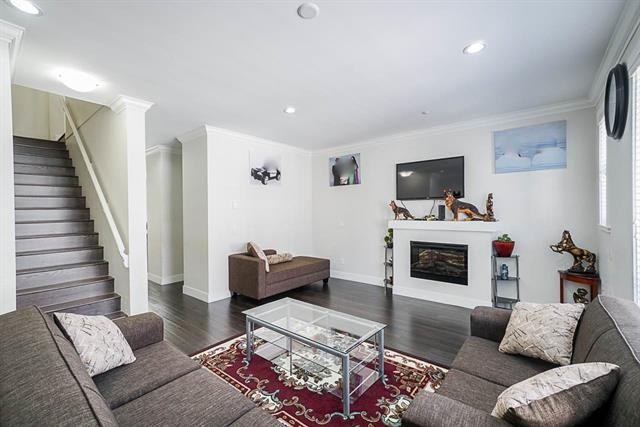 6378 142 St - Photo 2 of 20