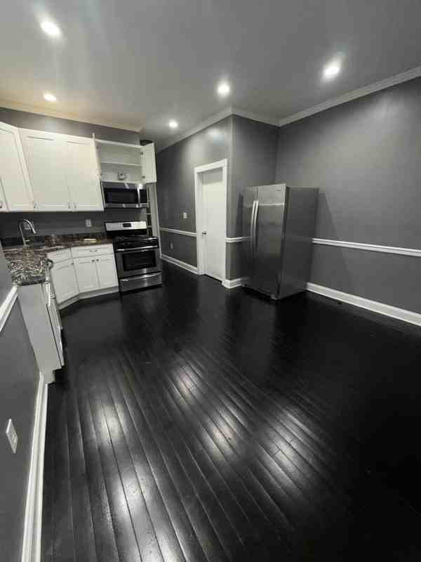 1501 E Baltimore St #2 - Photo 4 of 10