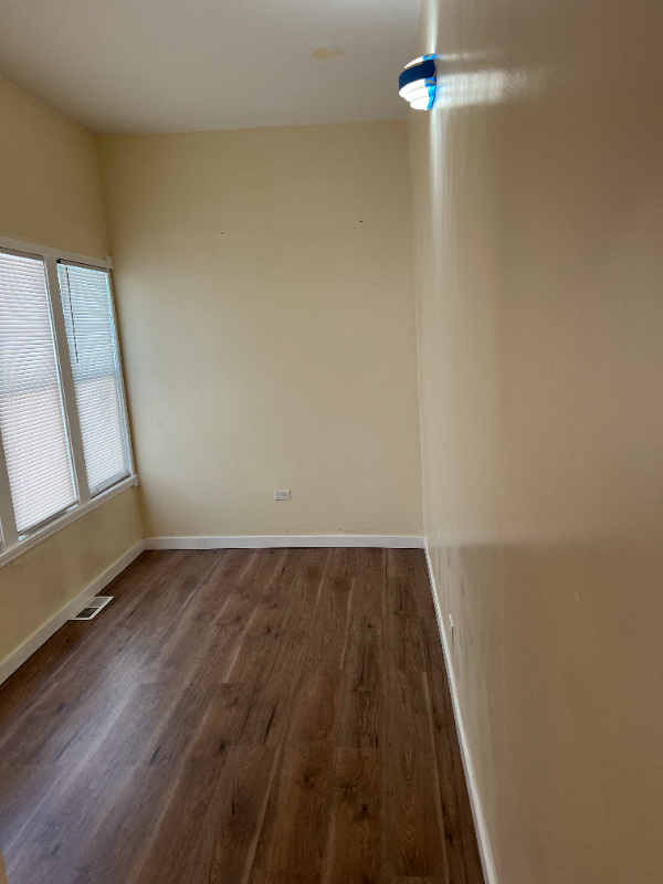 705 W 81st St - Photo 7 of 9