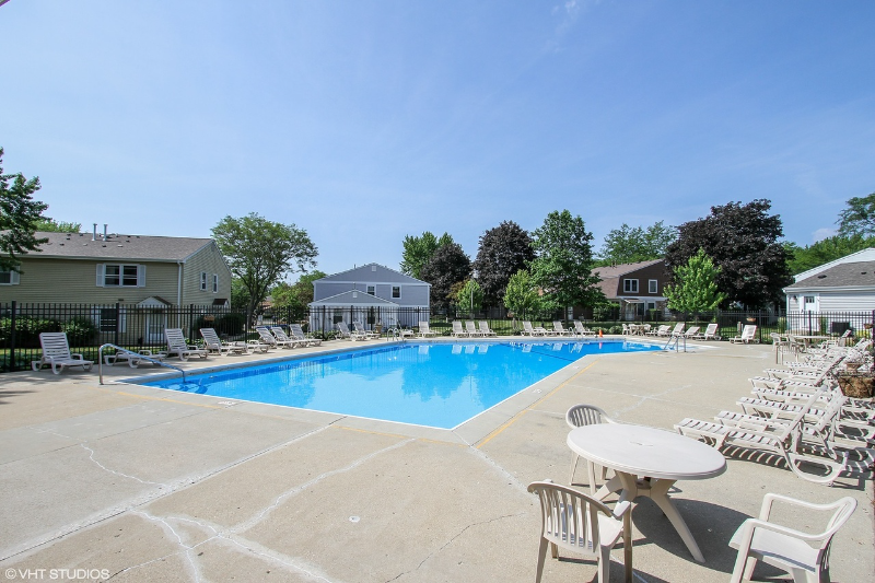 256 Sunset Ct - Photo 2 of 18