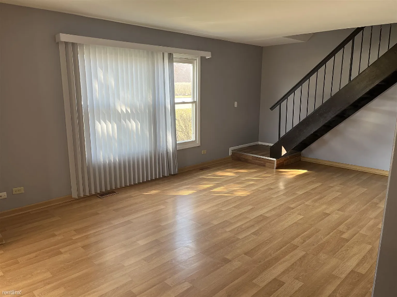 256 Sunset Ct - Photo 4 of 18