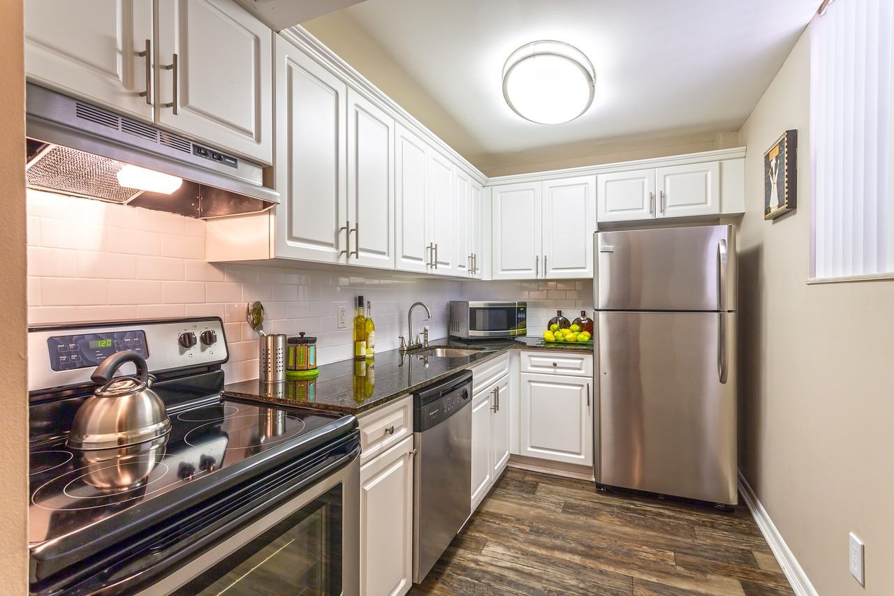 Biscayne - Photo 4 of 30