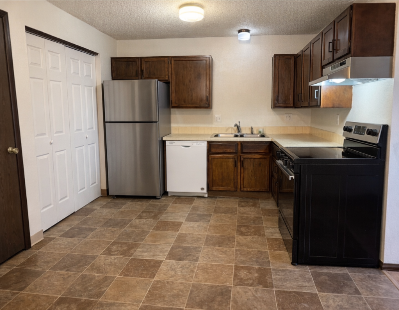 139 Juniper Pl #B - Photo 3 of 13