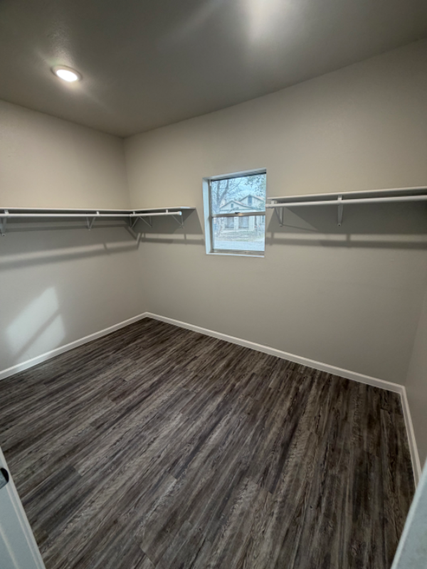 1623 W Ashby Pl - Photo 4 of 17