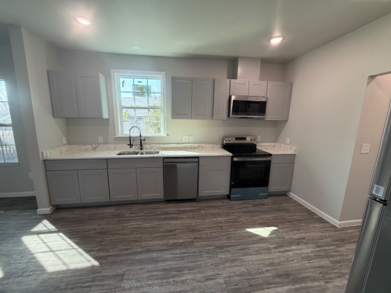 1623 W Ashby Pl - Photo 7 of 17