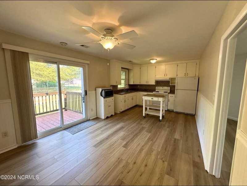 452 Nine Foot Rd - Photo 5 of 15